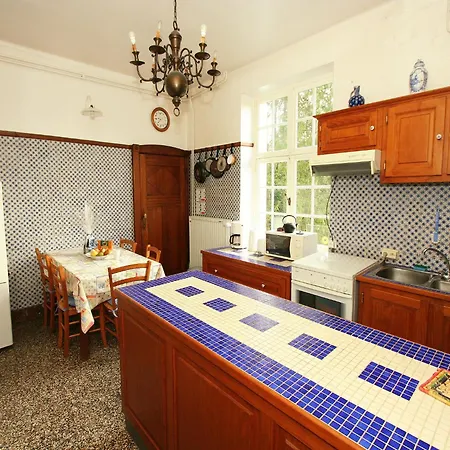 Дом отдыха Near Castle Бульон