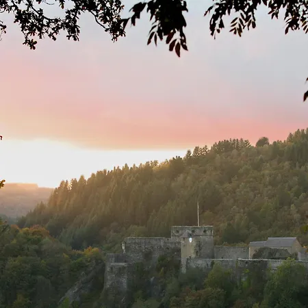 Near Castle Дом отдыха Бульон